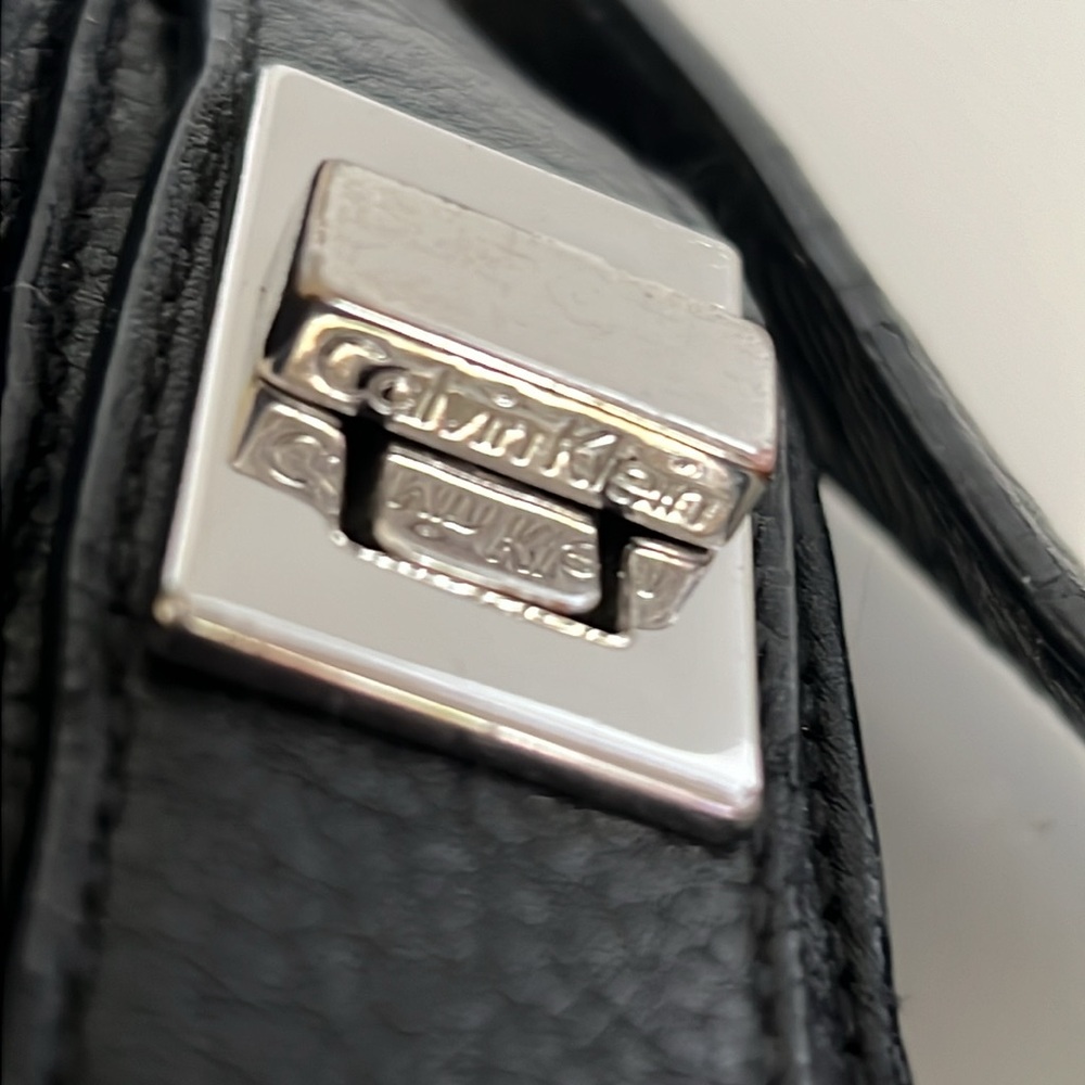 Calvin Klein Leather Shoulder/Crossbody Bag - Picture 7 of 13